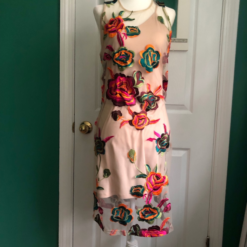 Floral embroidered dress , sleeveless Small